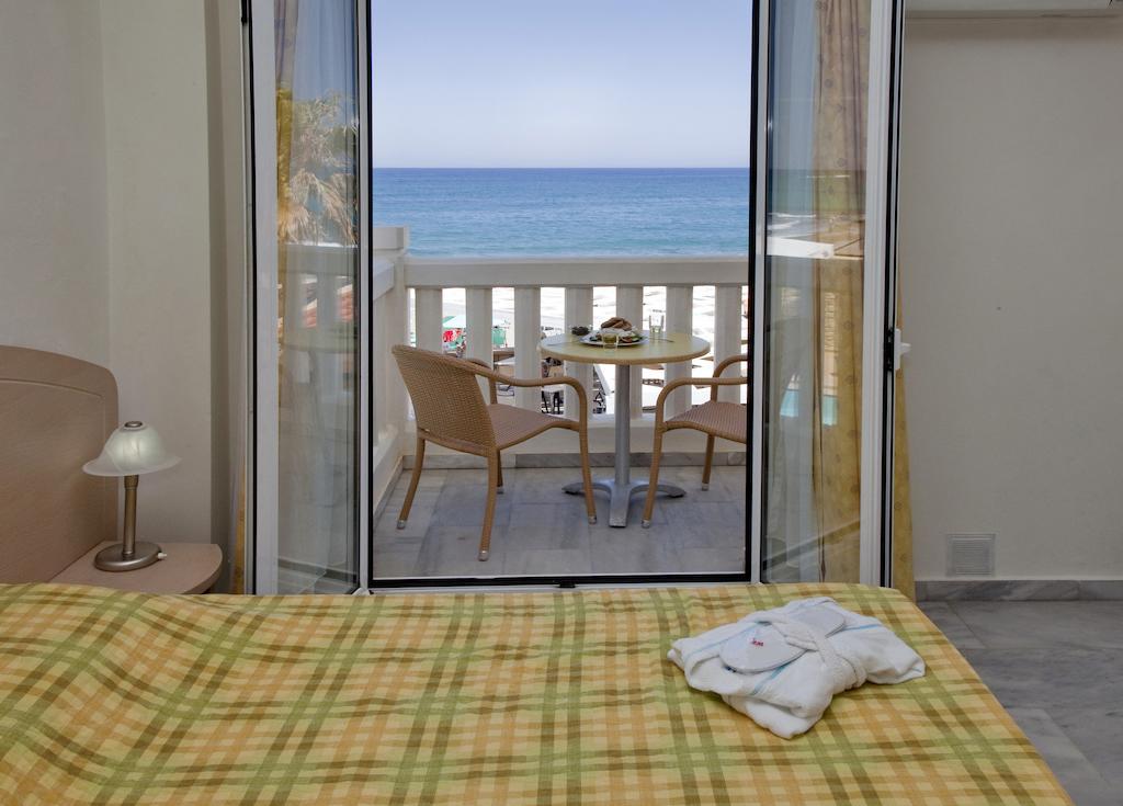 Jo An Beach Hotel Adelianos Kampos Dış mekan fotoğraf