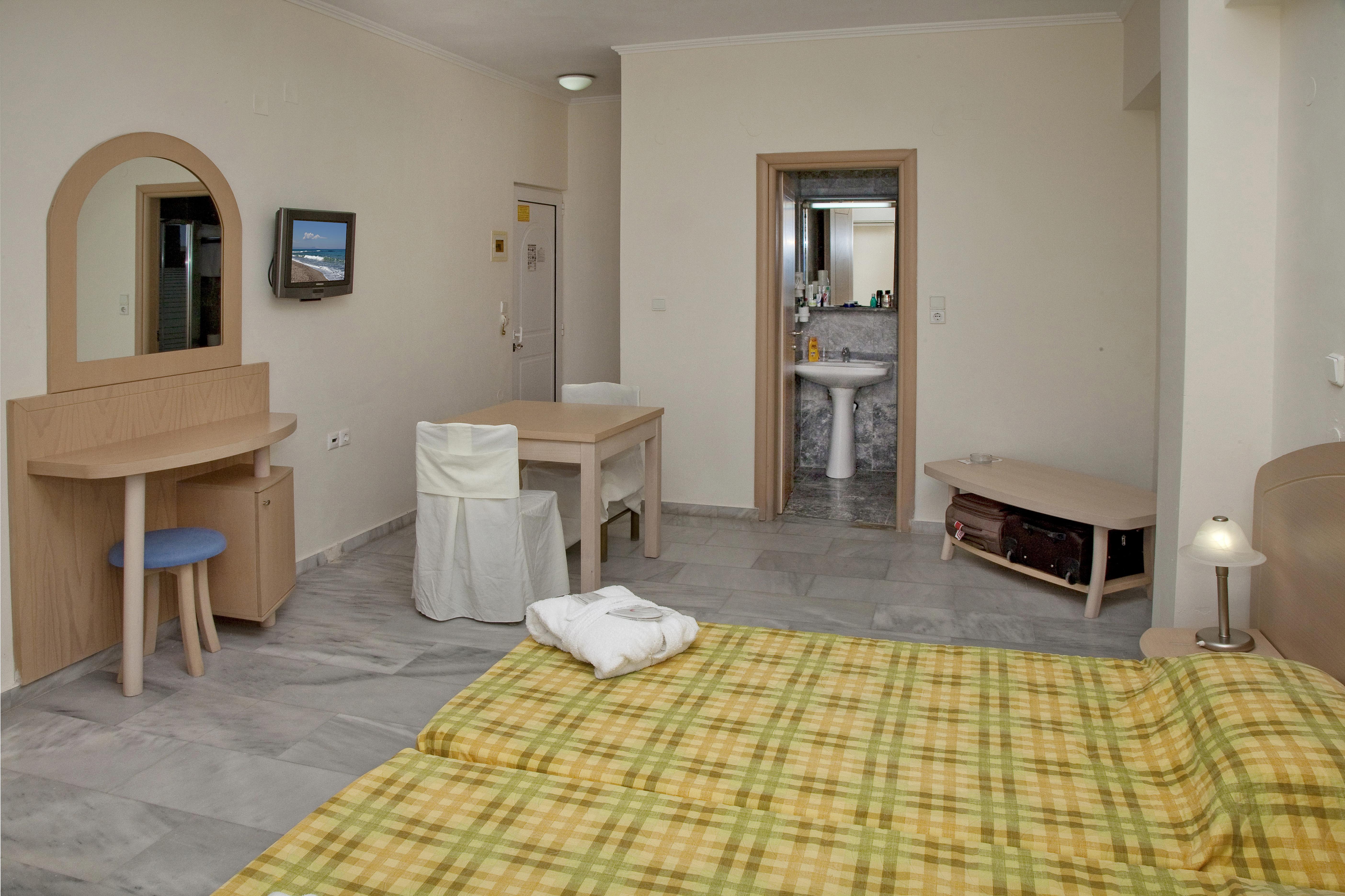 Jo An Beach Hotel Adelianos Kampos Dış mekan fotoğraf